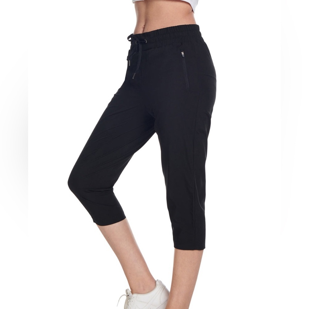 Kyoden Black Capri Joggers